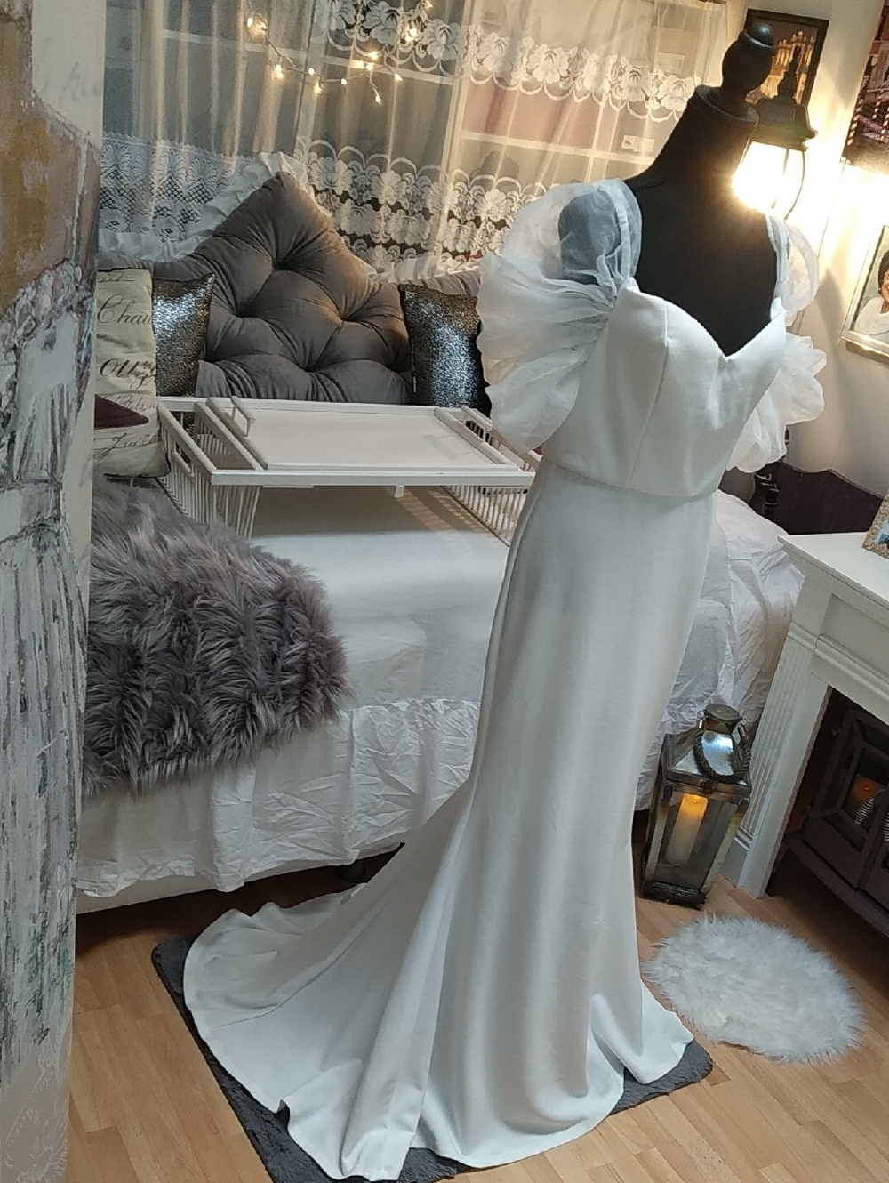 Elegant White Satin Mermaid Wedding Dress Formal Gown with Puff Sleeves
